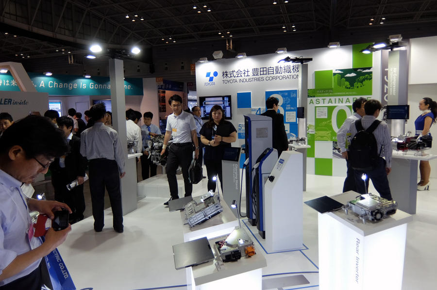 人とくるまのテクノロジー展の会場風景写真2