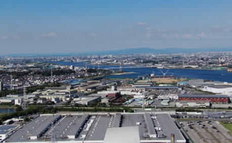 東知多工場上空
