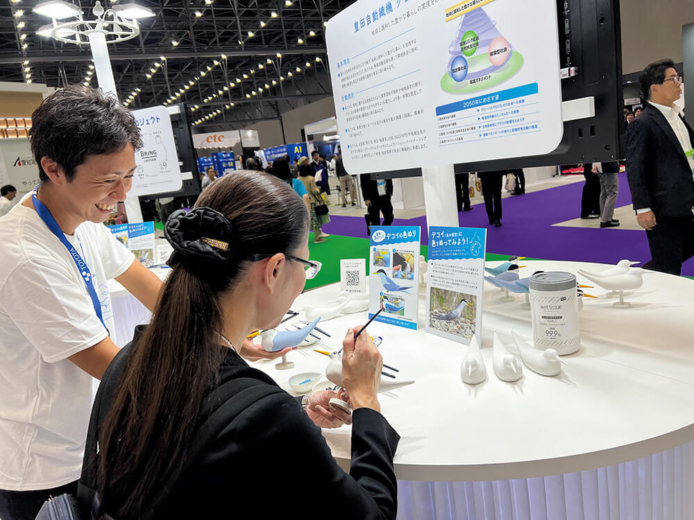 デコイの色付け体験